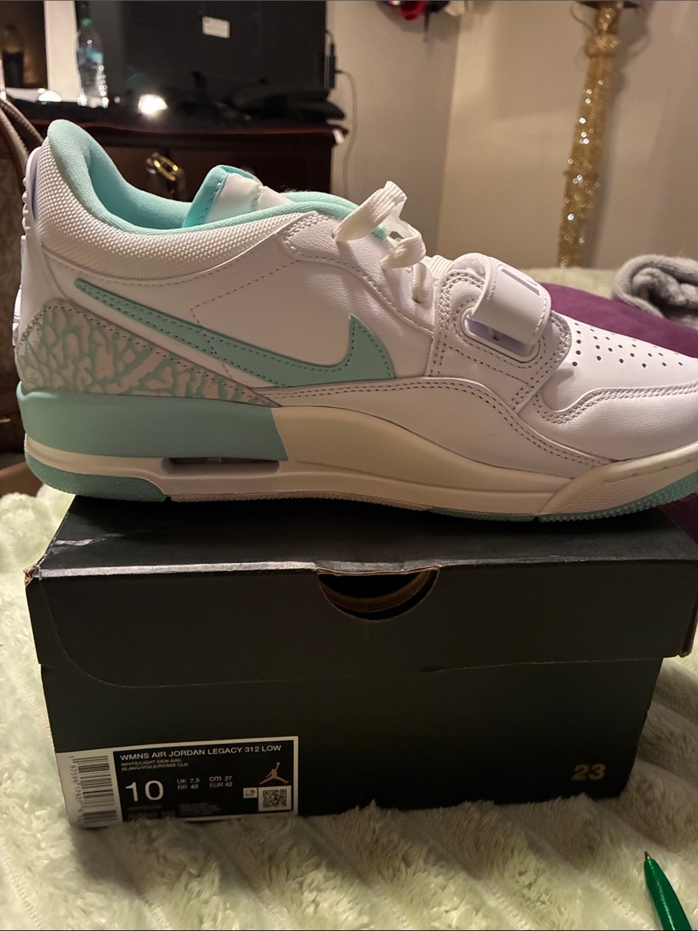 Nike Air Jordan Legacy 312 Low - White & Teal - Picture 4 of 5